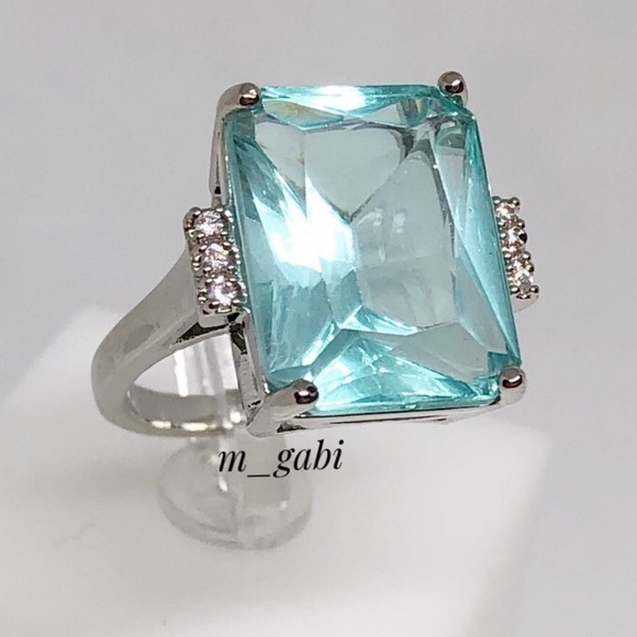 Jewelry - 💎Sterling silver Aquamarine gemstone ring💎